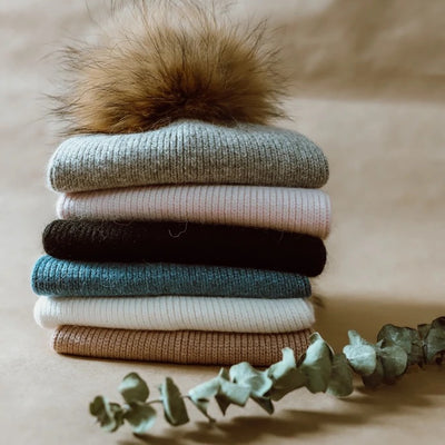 UMM Anissa & Co | Toque en fourrure Pom Pom - Plumme Box