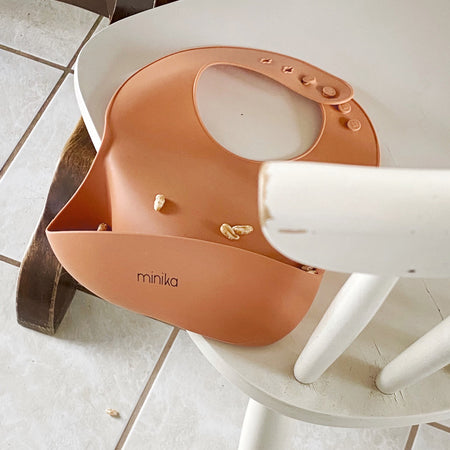 Minika | Bavette en silicone - Plumme Box